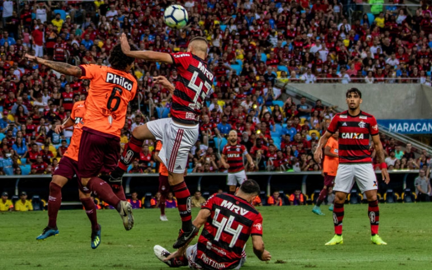 Flamengo sofre virada do Atlético-PR e termina o ano sob ...