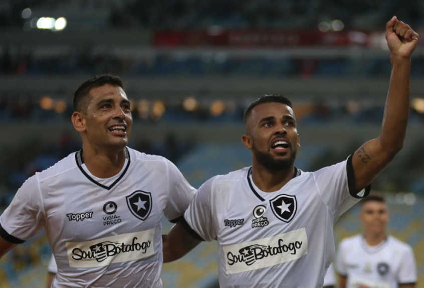 Botafogo Vence O Fluminense E Cola Na Liderança Do Brasileirão ...