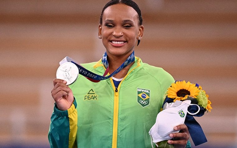 Rebeca Andrade Faz História E Leva A Prata No Individual Geral Dos ...